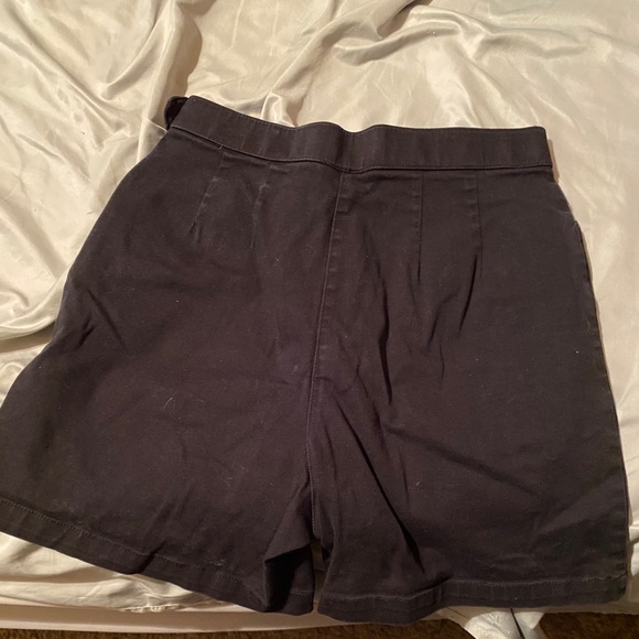 *SOLD*- St. John’s Bay faded high waisted shorts - Picture 4 of 4